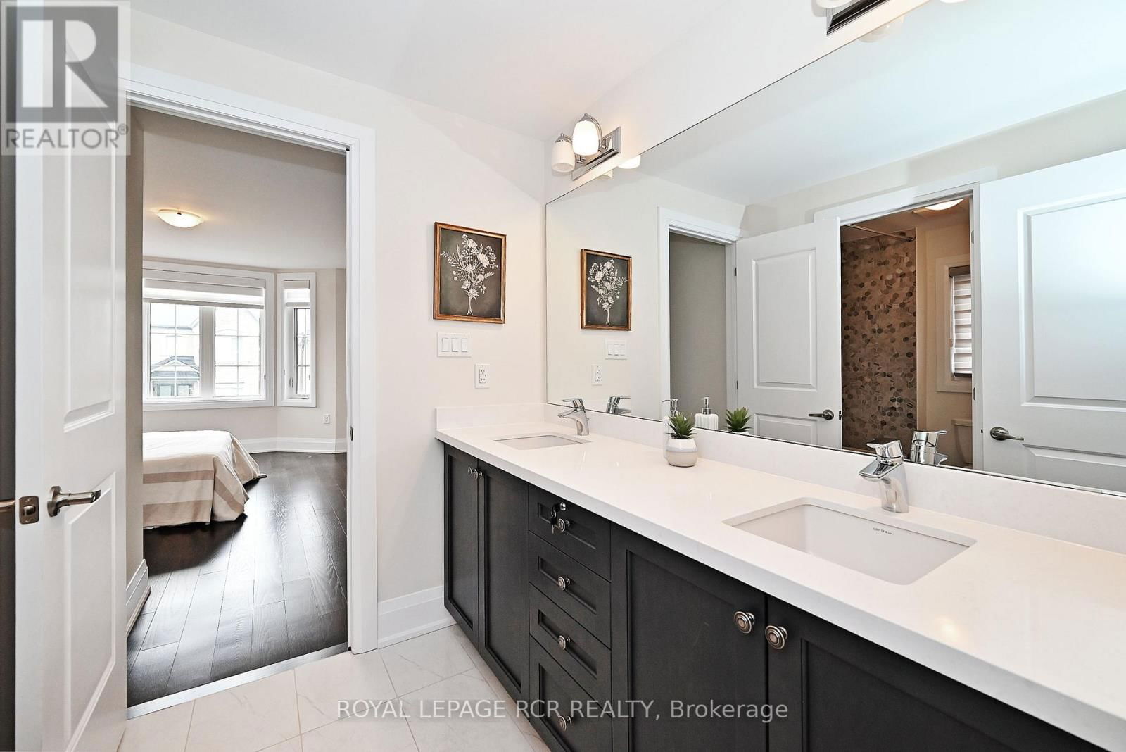 240 CONKLIN CRESCENT Image 43
