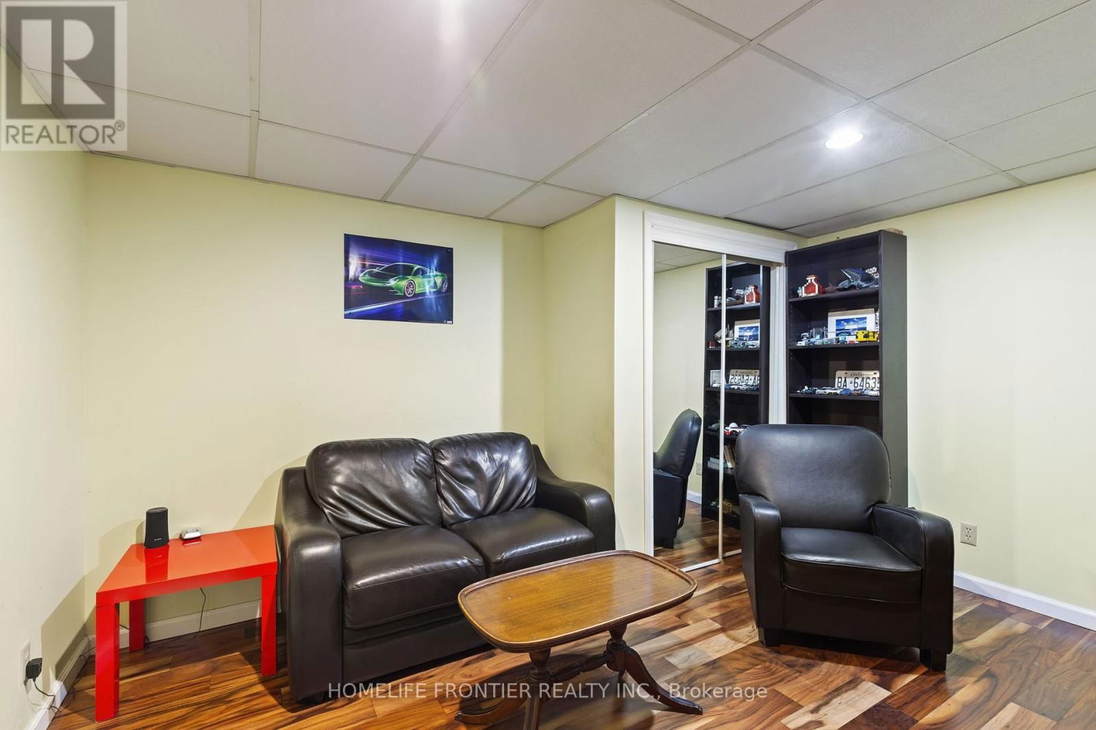 40 DELTA CRESCENT Image 32