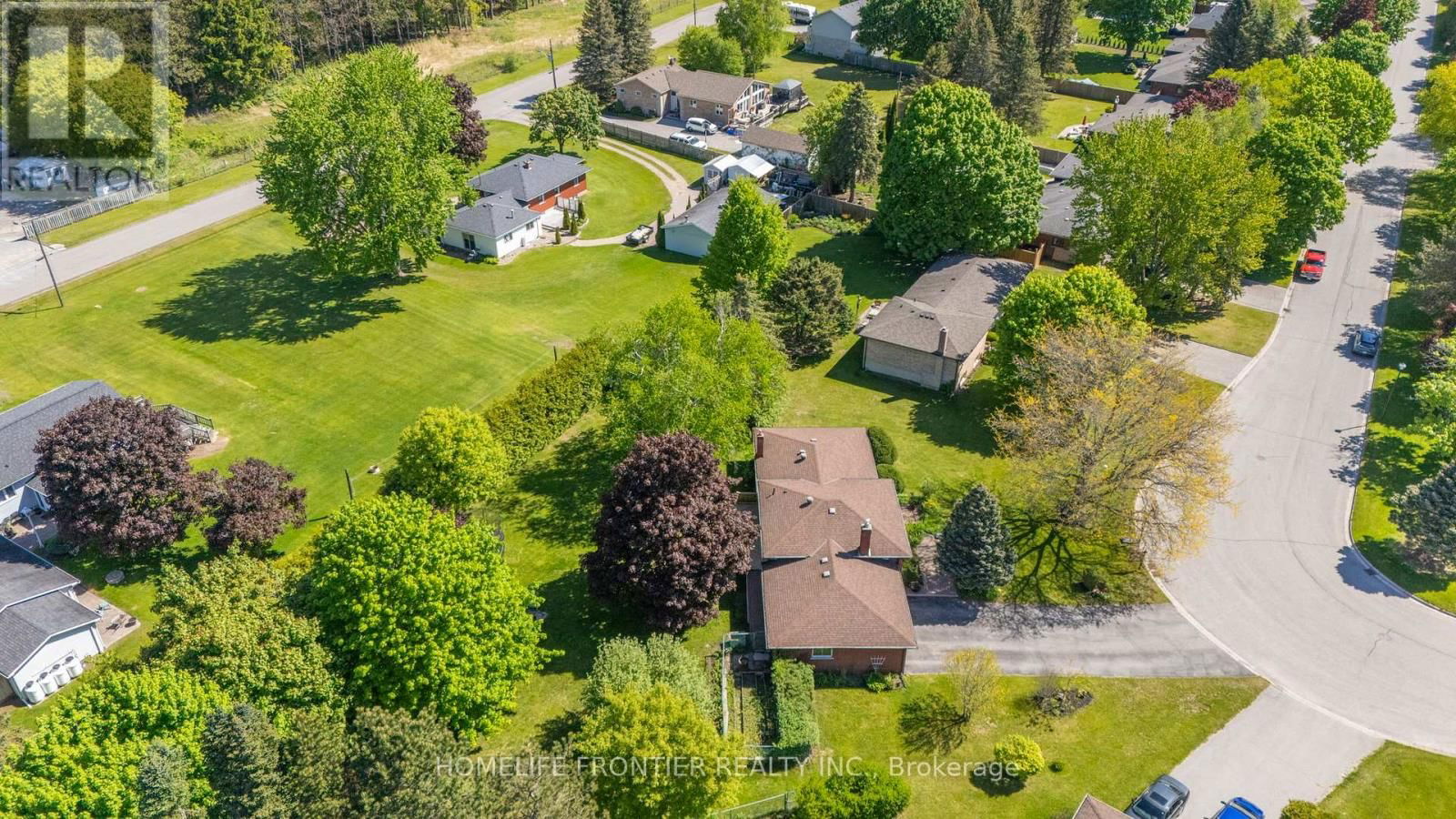 40 DELTA CRESCENT Image 41