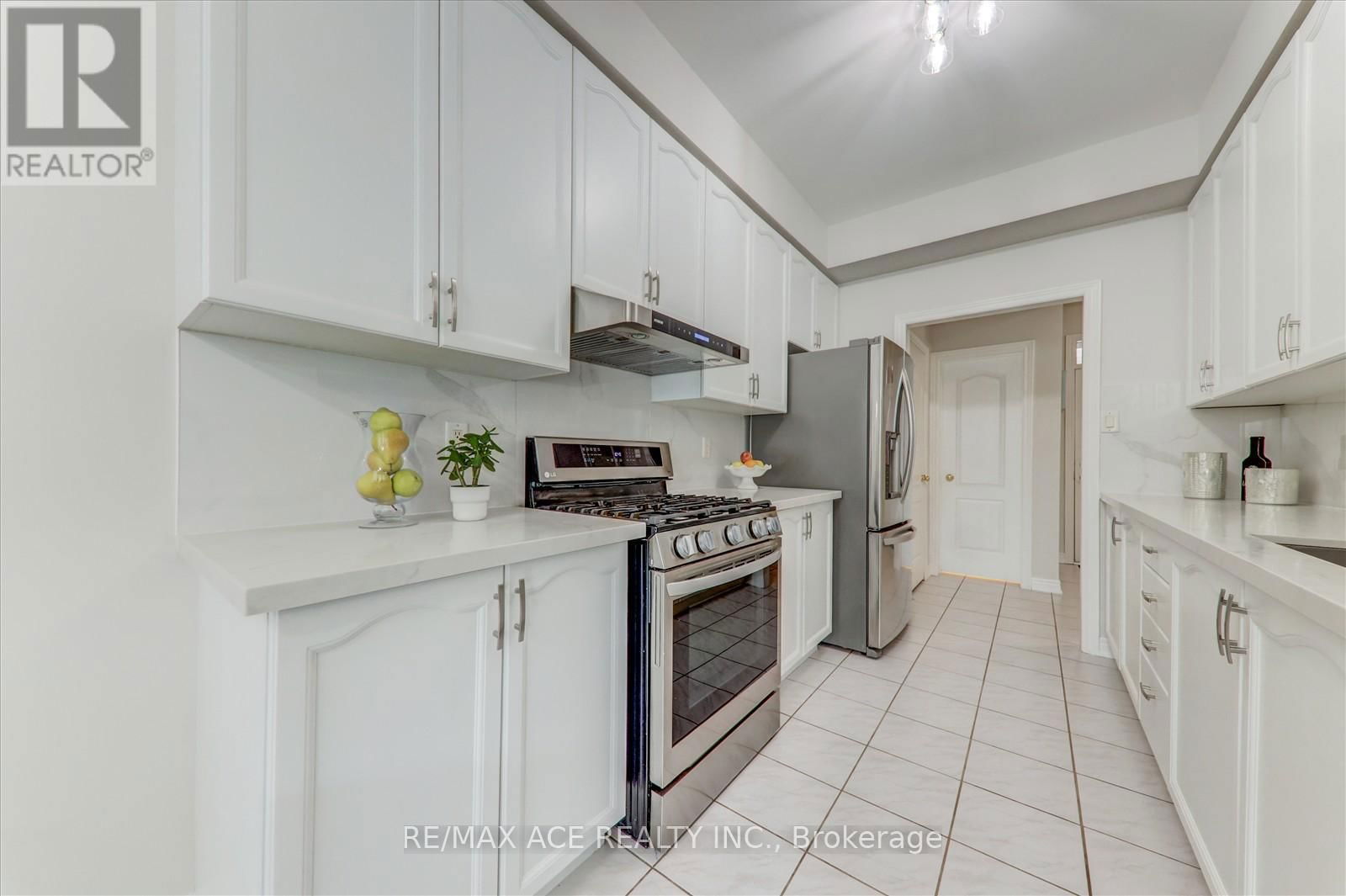 95 ANGELICA AVENUE Image 11
