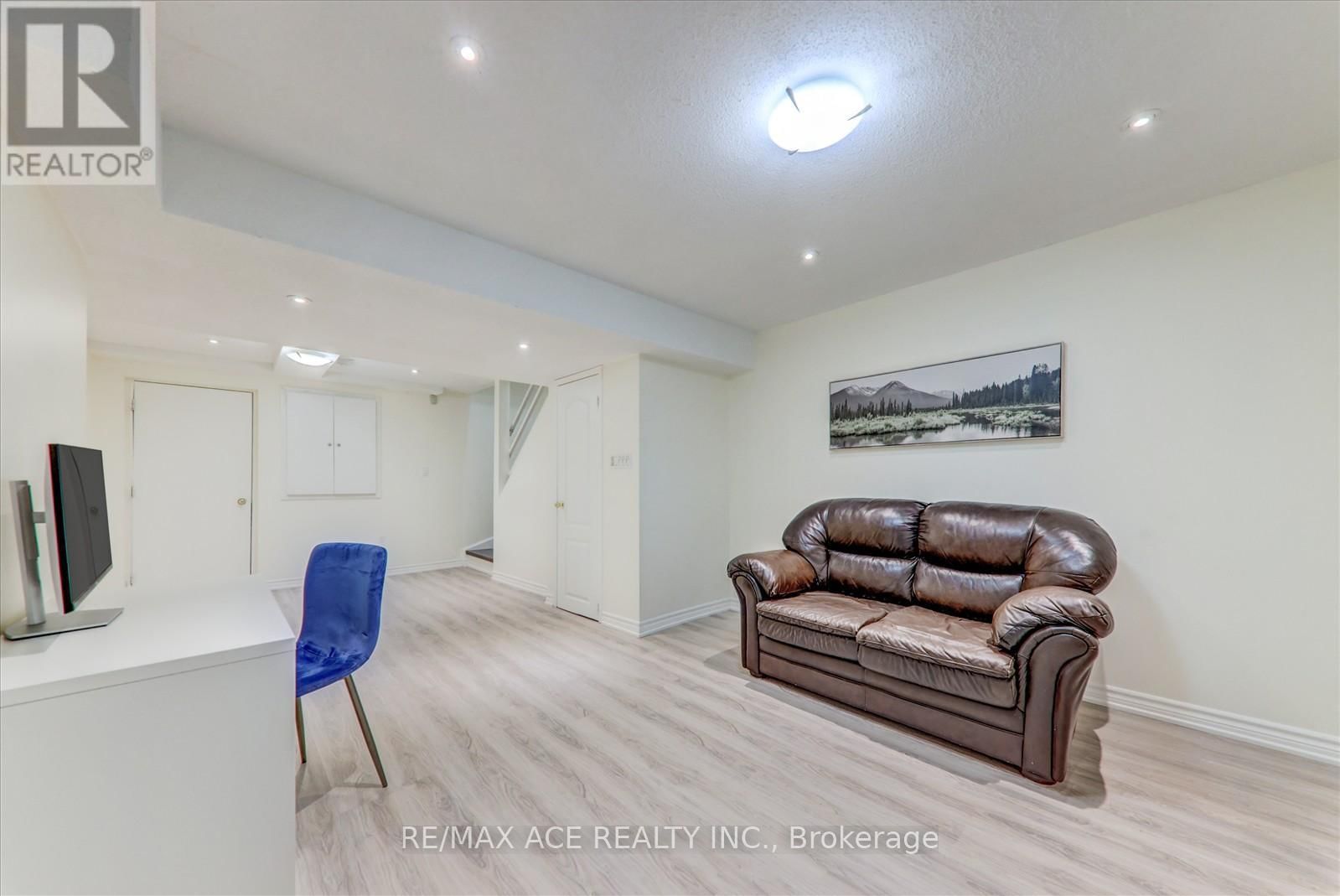 95 ANGELICA AVENUE Image 31