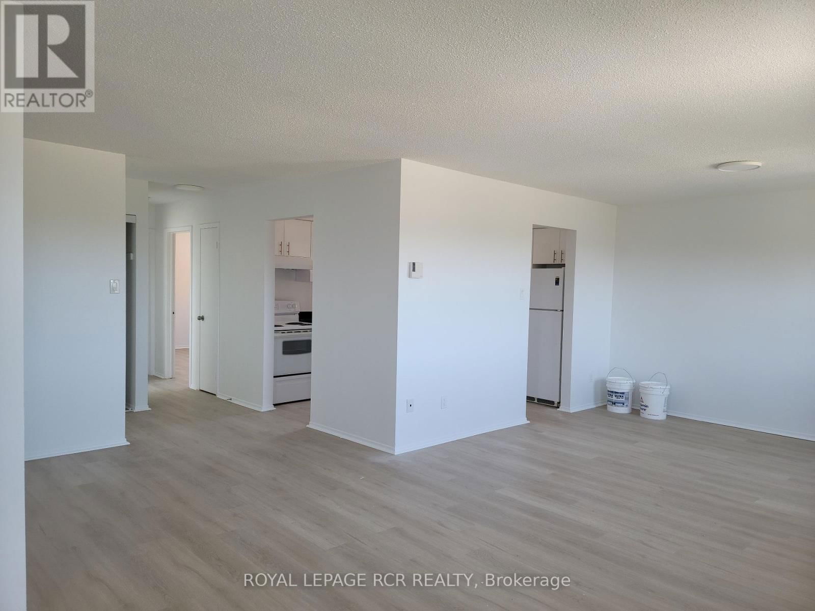 217 - 2 ORCHARD HEIGHTS BOULEVARD Image 2