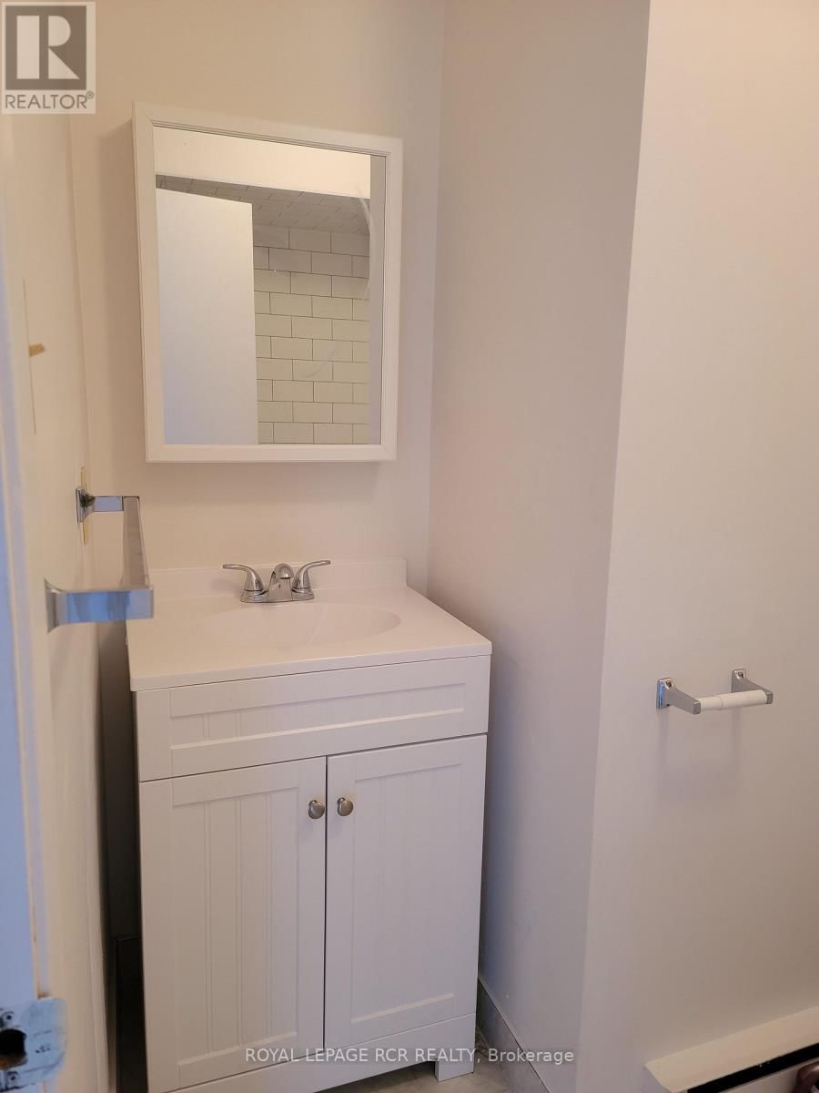 217 - 2 ORCHARD HEIGHTS BOULEVARD Image 3