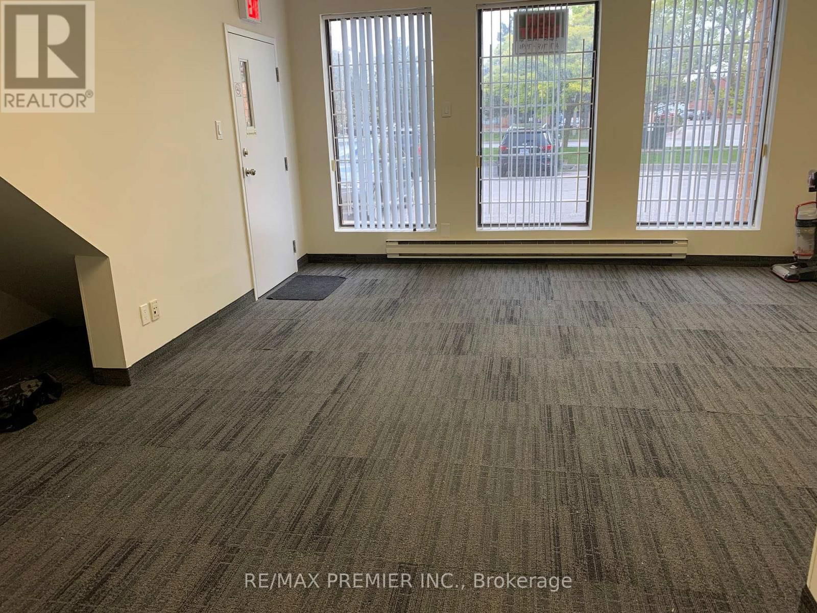 6 - 136 WINGES ROAD Image 2