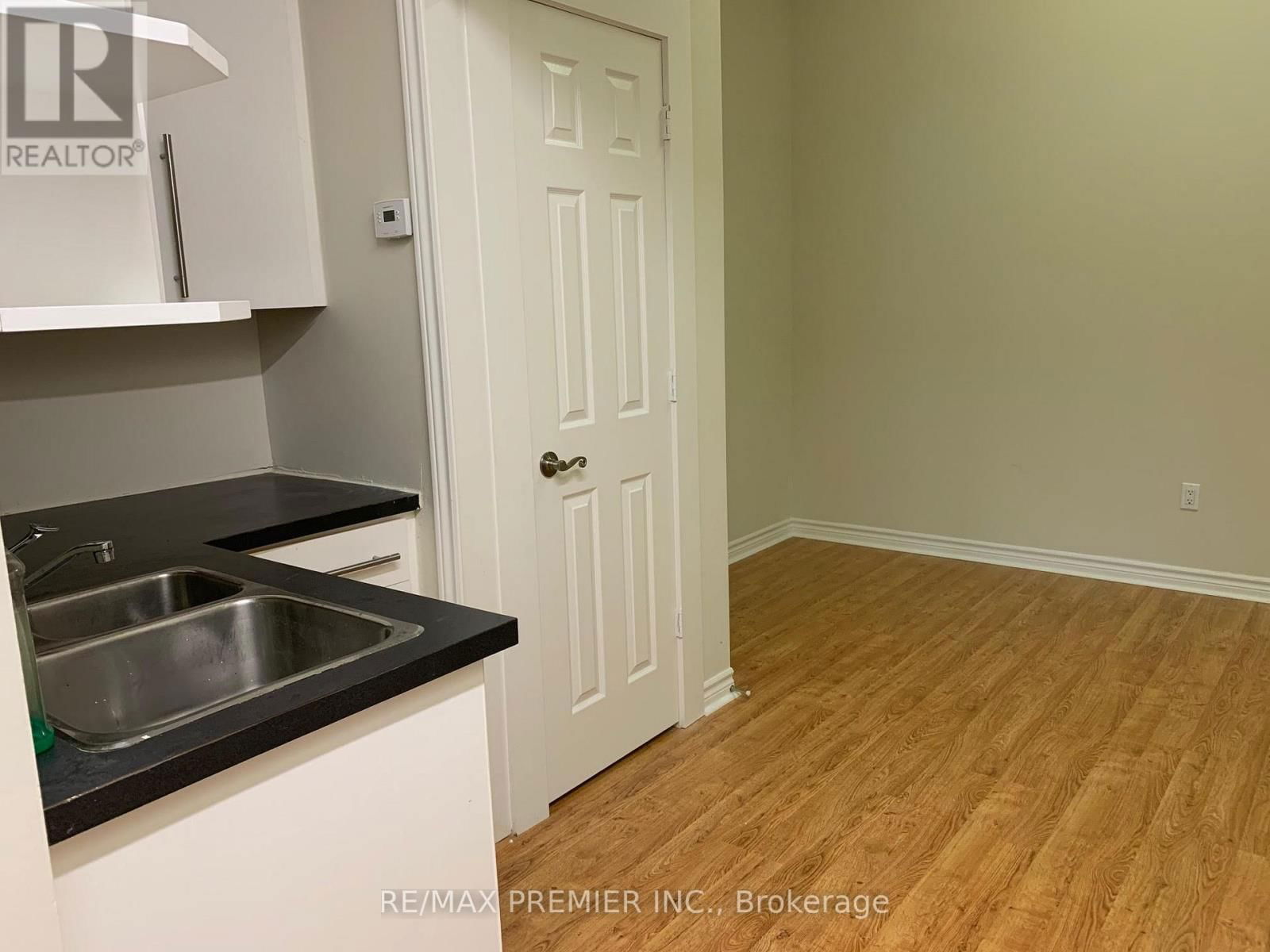 6 - 136 WINGES ROAD Image 7