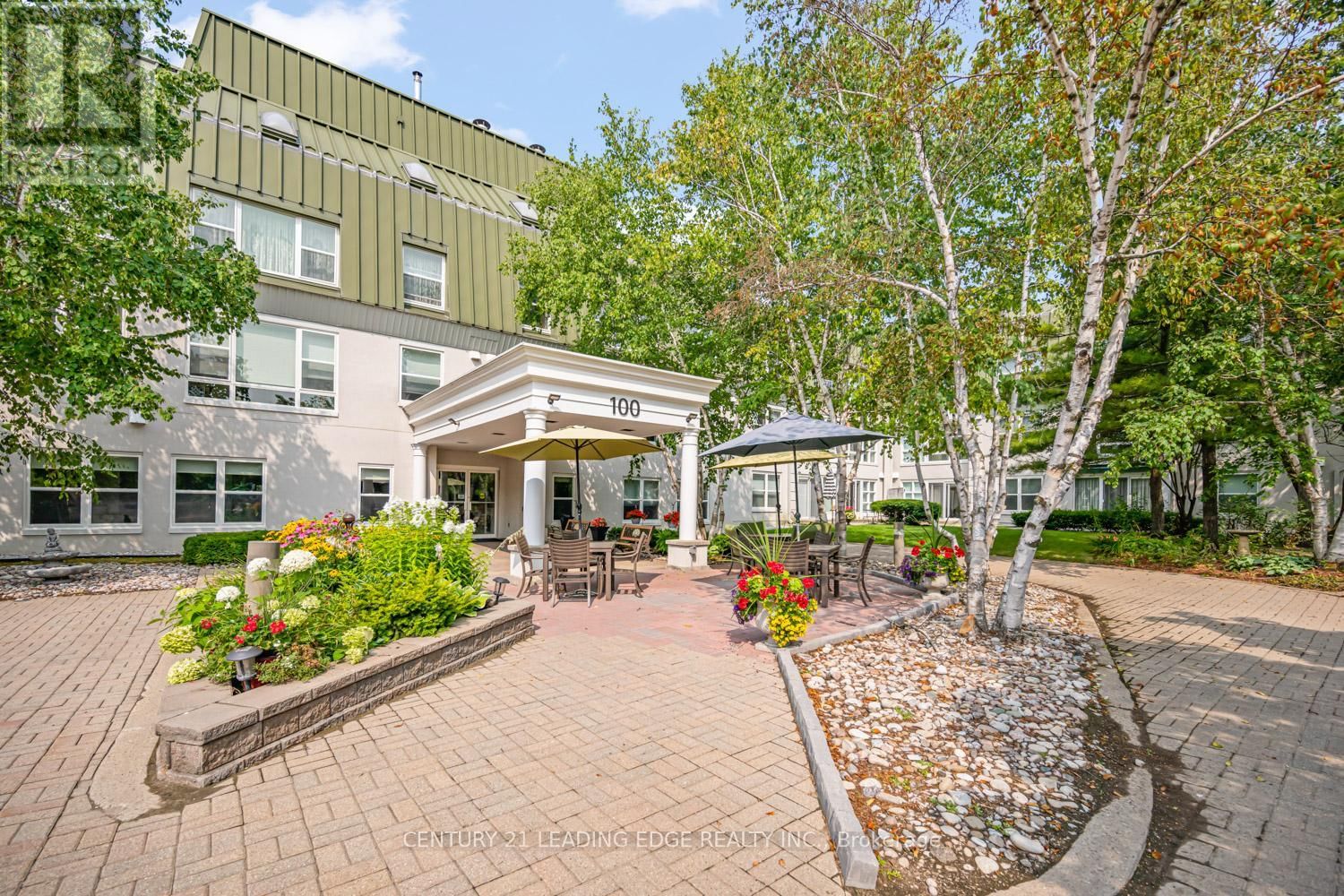 118 - 100 ANNA RUSSELL WAY Image 1