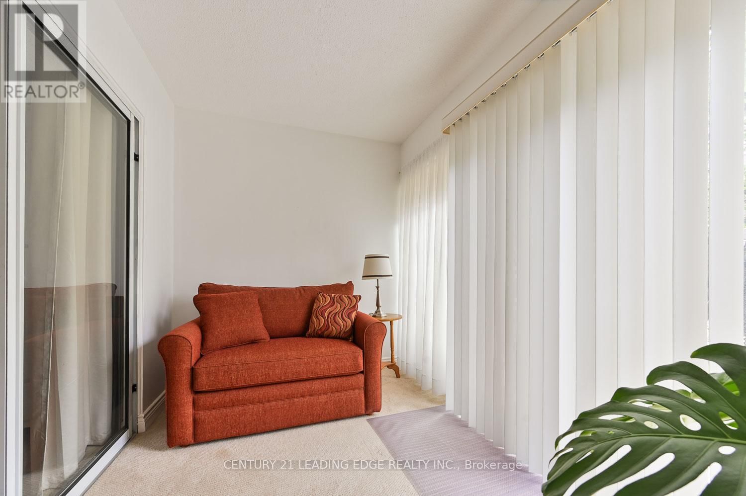 118 - 100 ANNA RUSSELL WAY Image 11