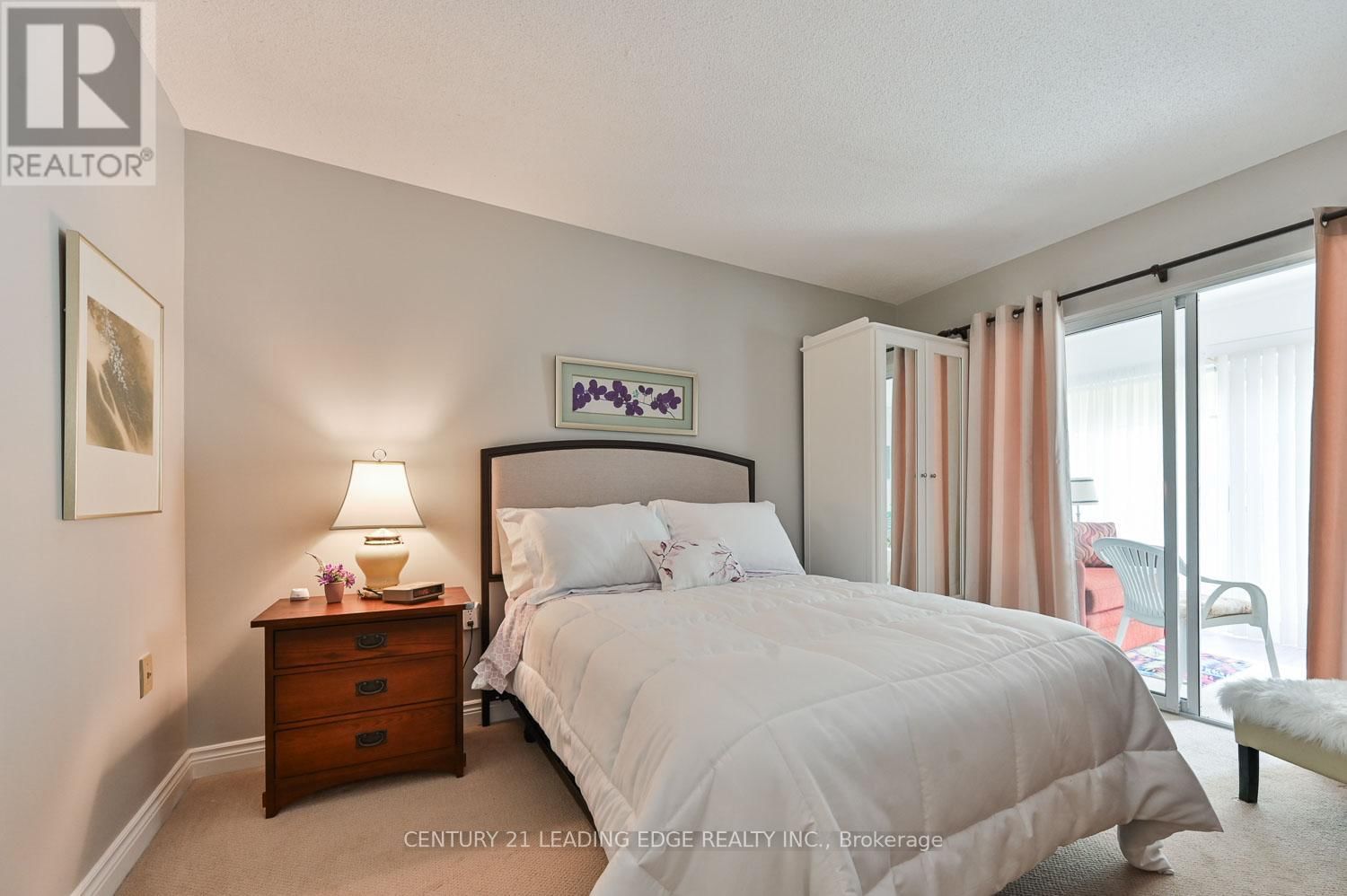 118 - 100 ANNA RUSSELL WAY Image 16
