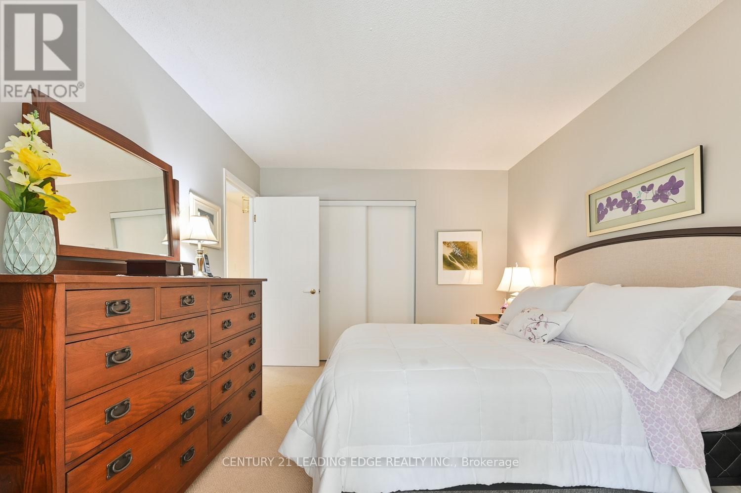 118 - 100 ANNA RUSSELL WAY Image 17