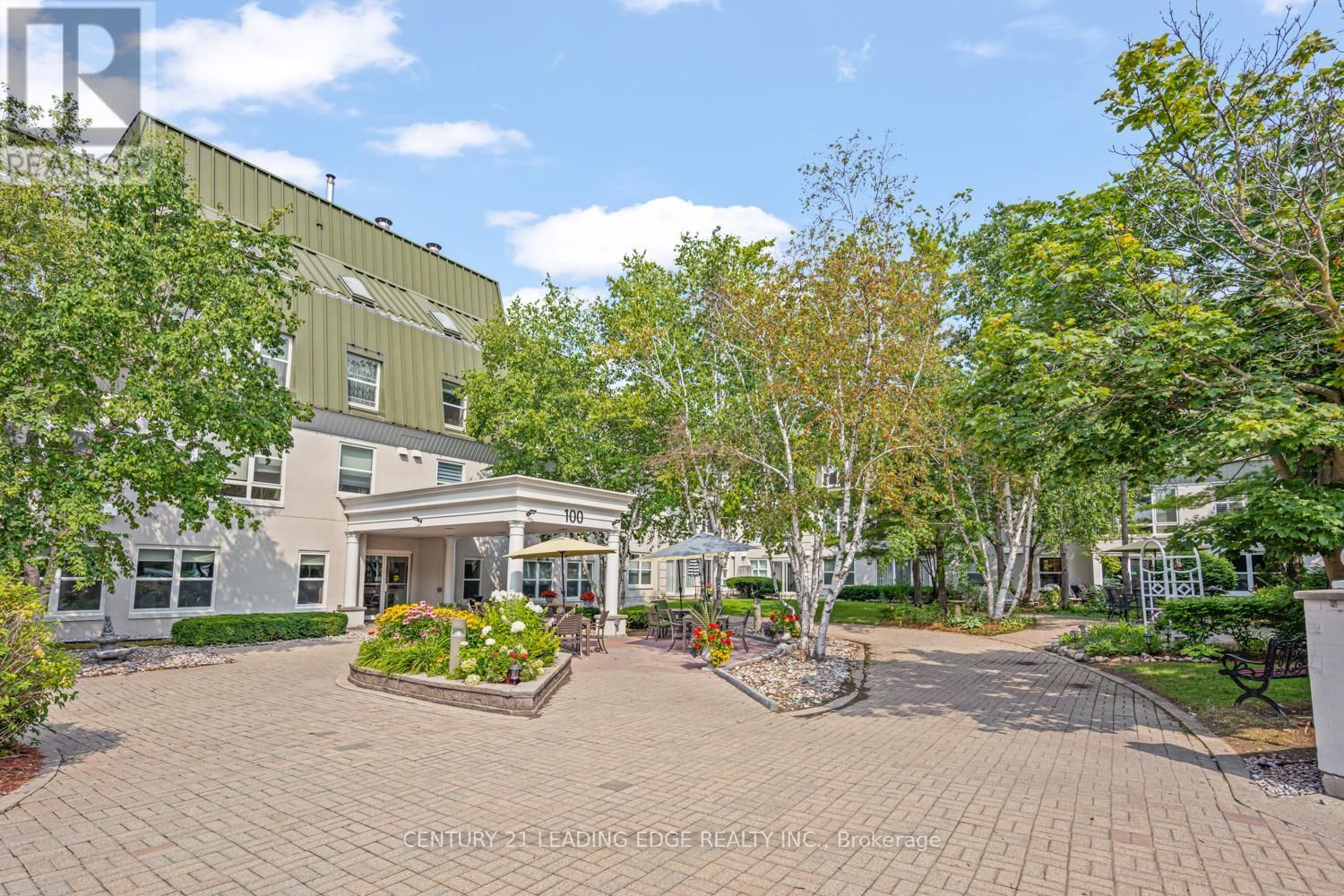 118 - 100 ANNA RUSSELL WAY Image 2