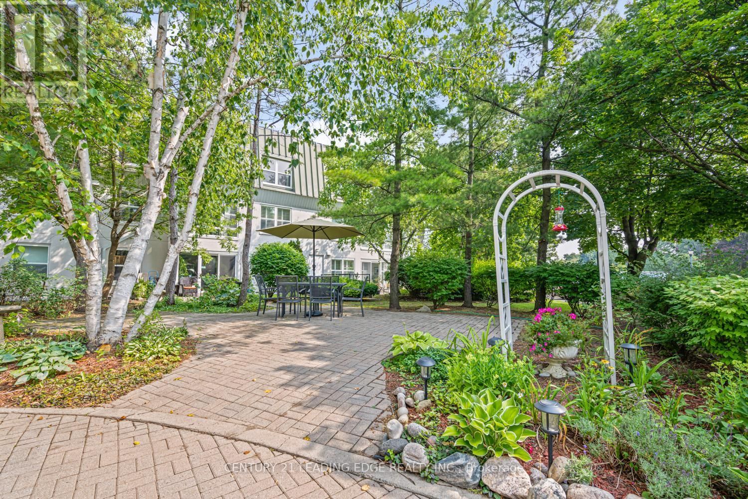 118 - 100 ANNA RUSSELL WAY Image 3