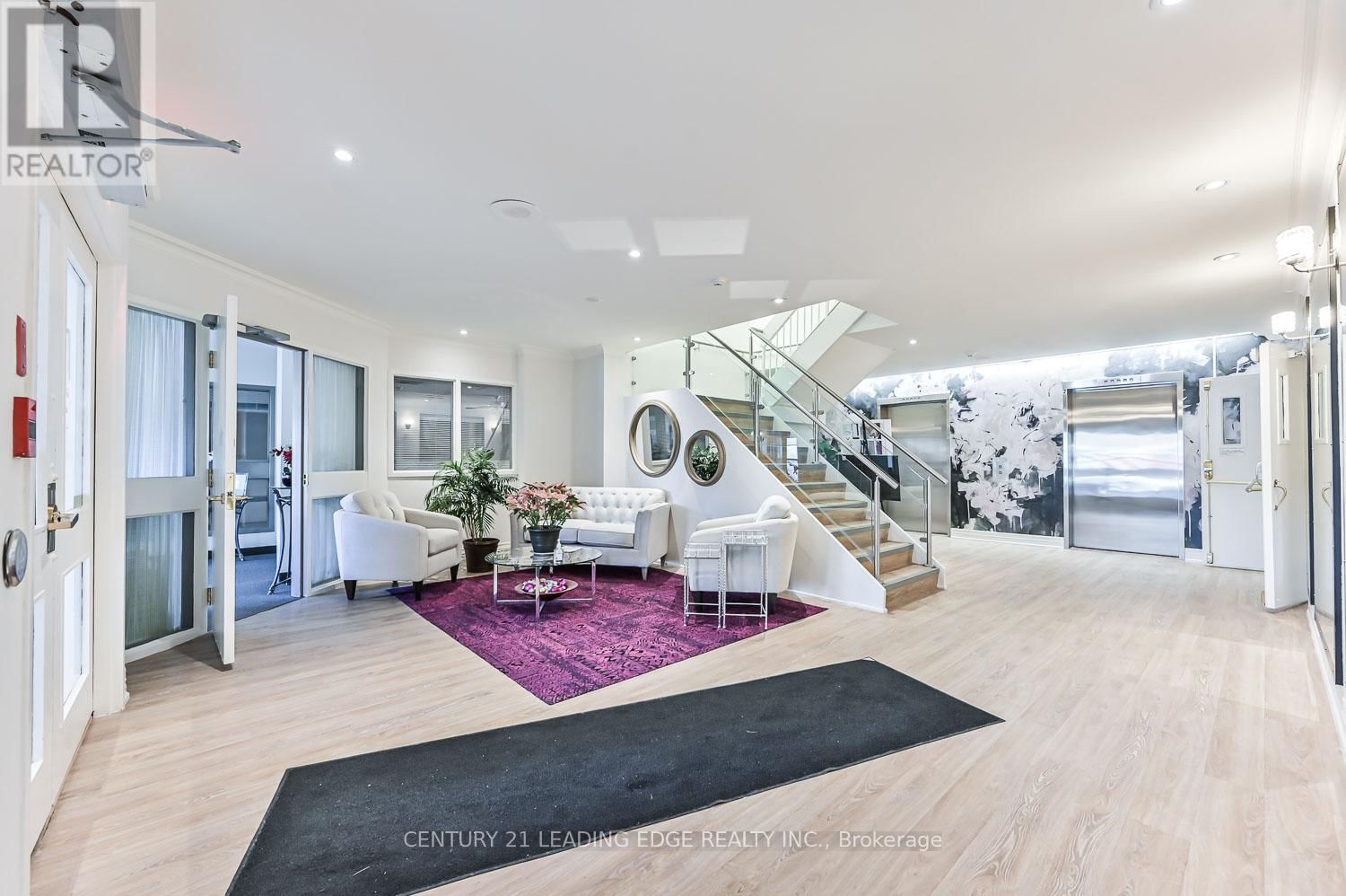 118 - 100 ANNA RUSSELL WAY Image 5