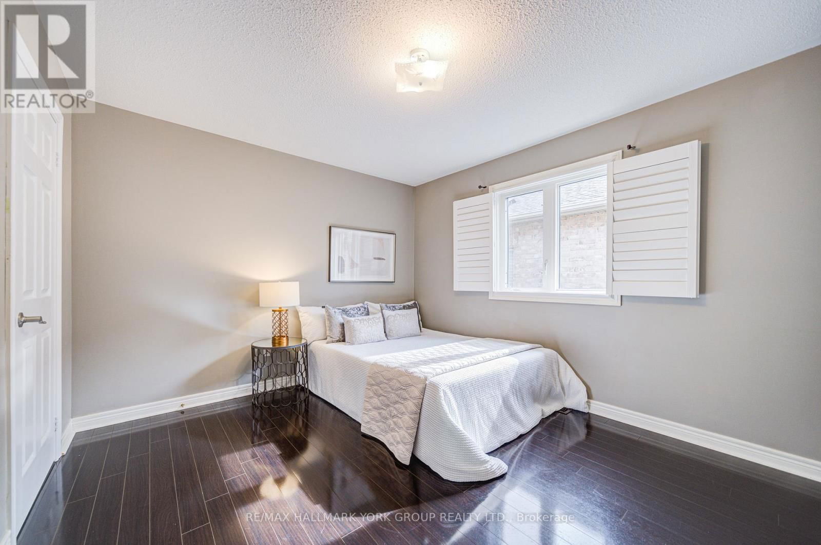 1172 BLENCOWE CRESCENT Image 31