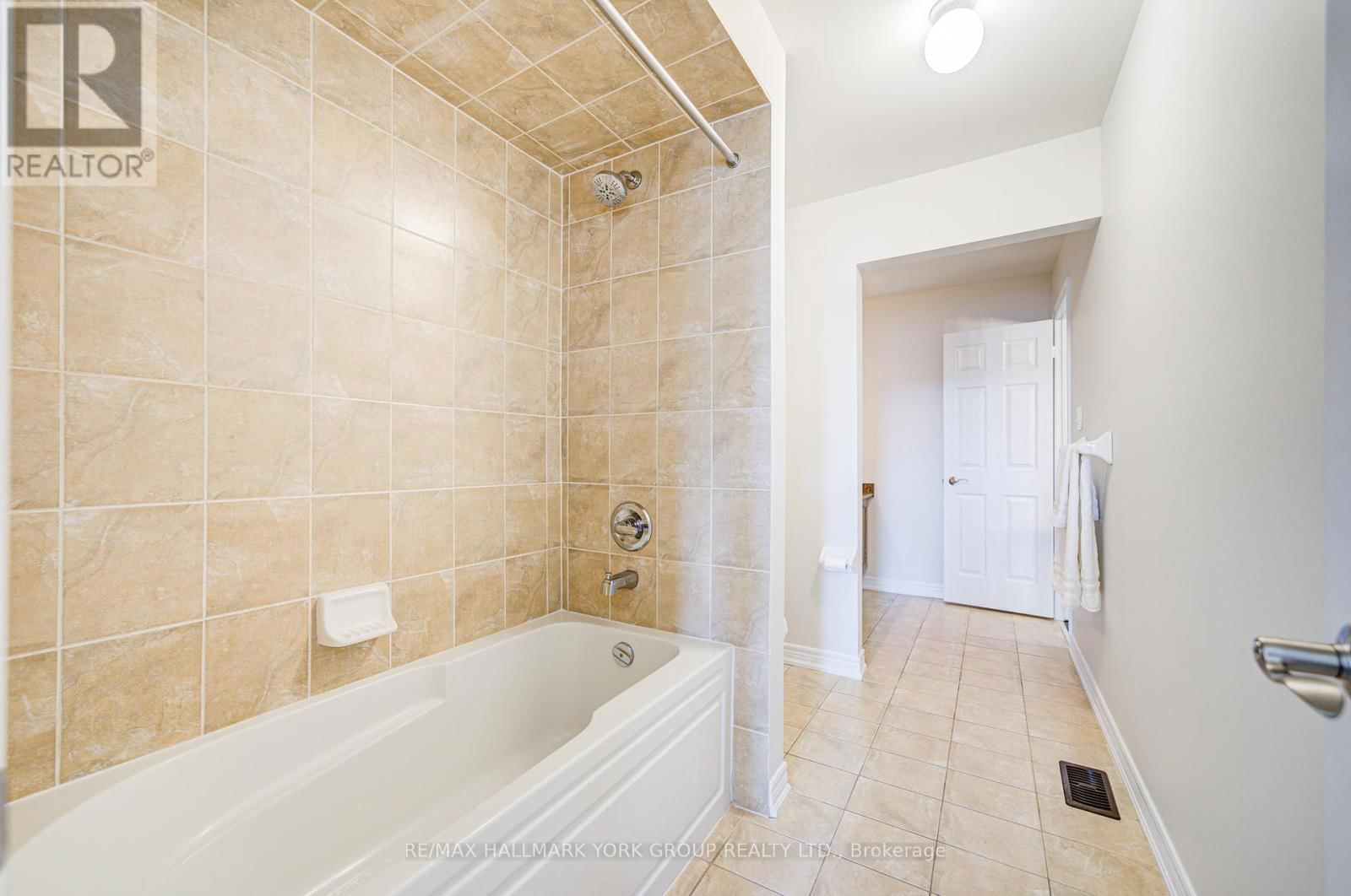 1172 BLENCOWE CRESCENT Image 34