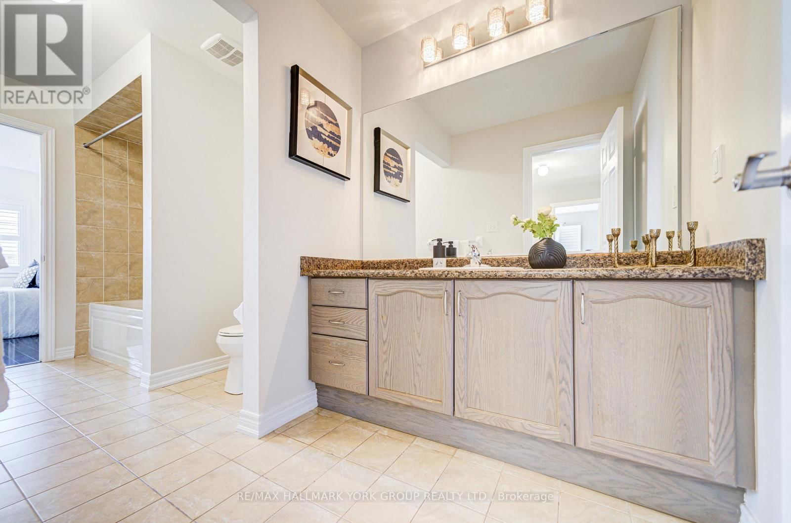 1172 BLENCOWE CRESCENT Image 35