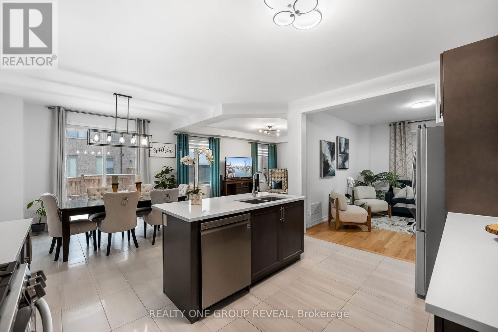 46 BUSATO DRIVE Image 35