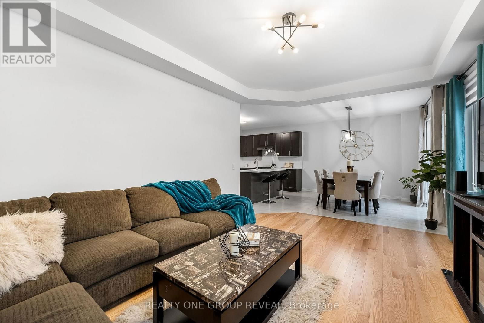 46 BUSATO DRIVE Image 37