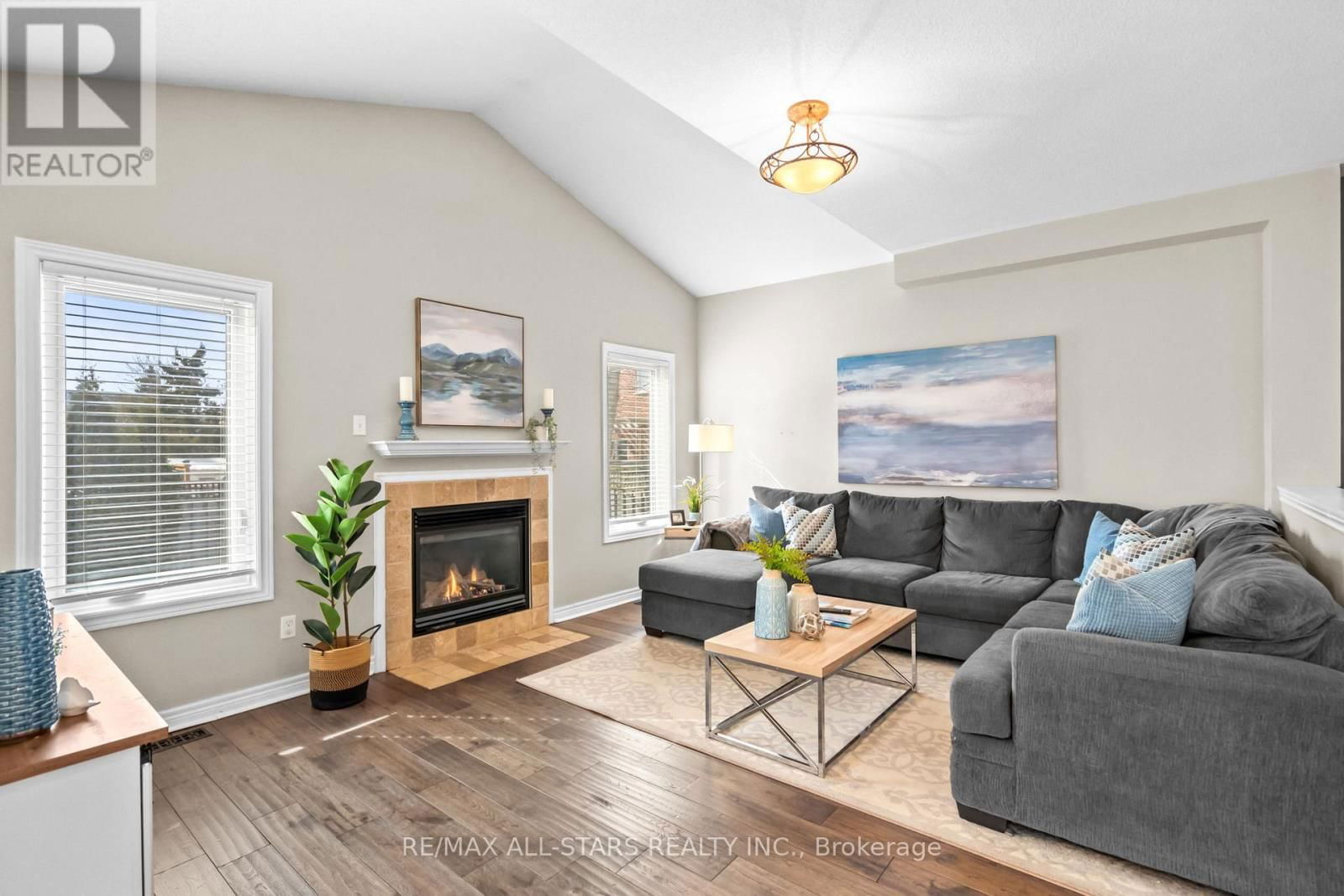 22 BROWNSCOMBE CRESCENT Image 11