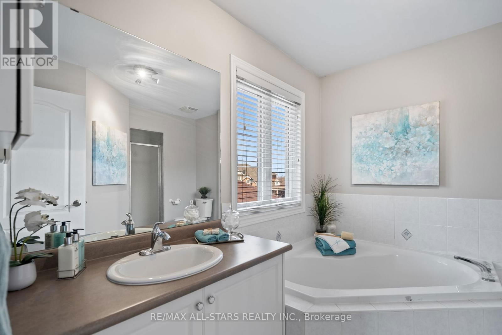 22 BROWNSCOMBE CRESCENT Image 13