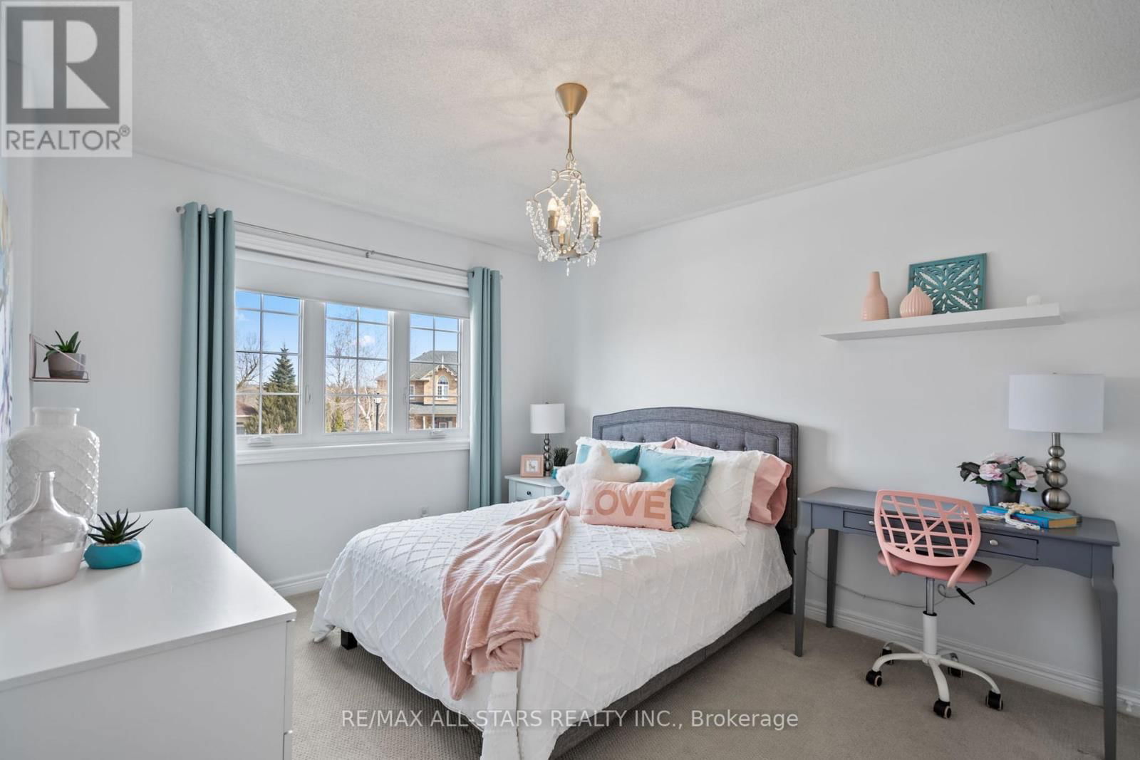 22 BROWNSCOMBE CRESCENT Image 14