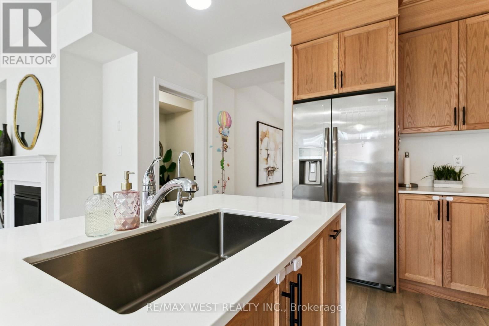 10 VIOLA STREET Image 12