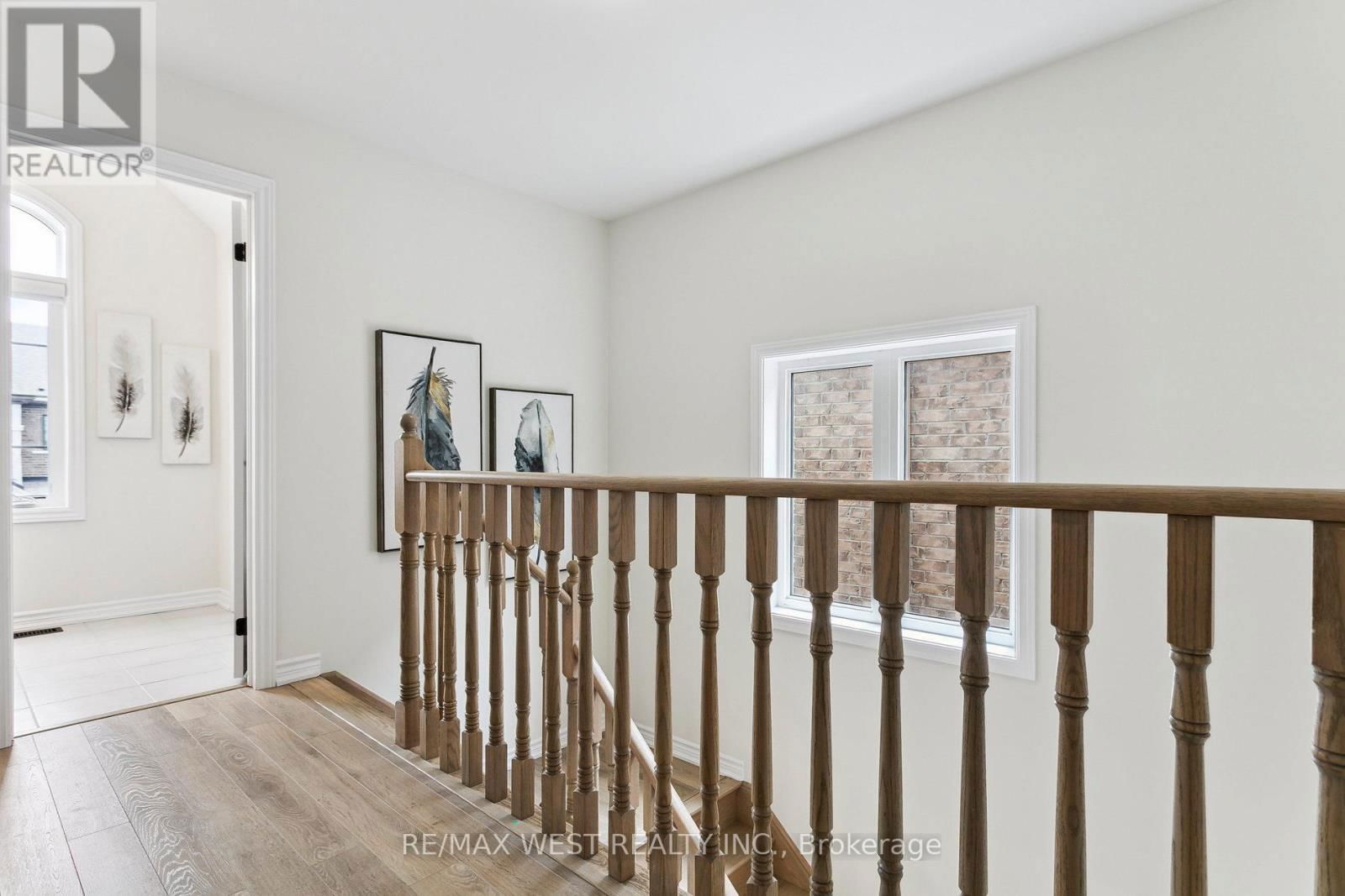 10 VIOLA STREET Image 20