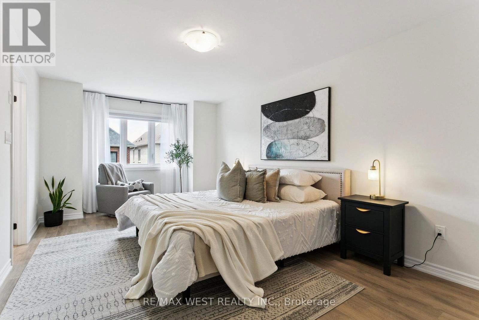 10 VIOLA STREET Image 29