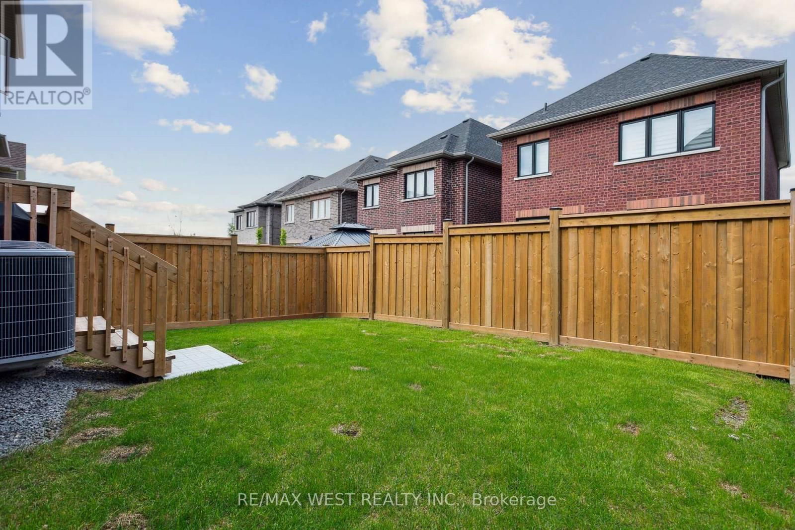 10 VIOLA STREET Image 38