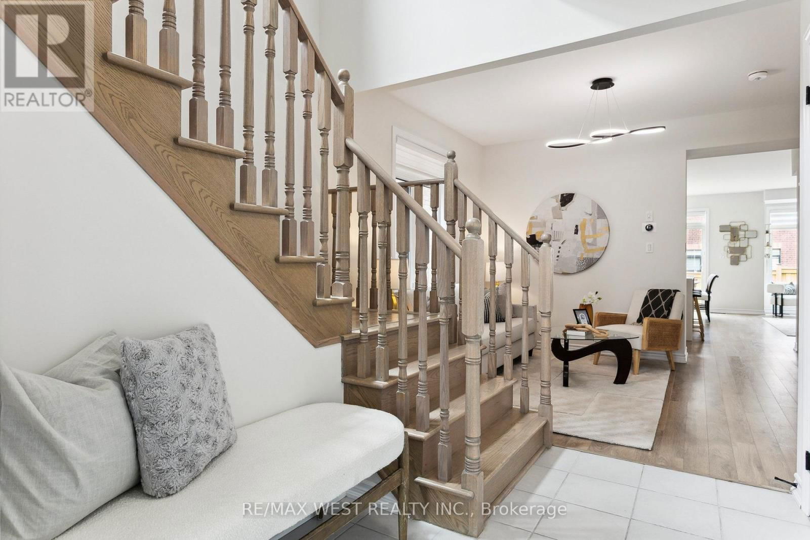 10 VIOLA STREET Image 4