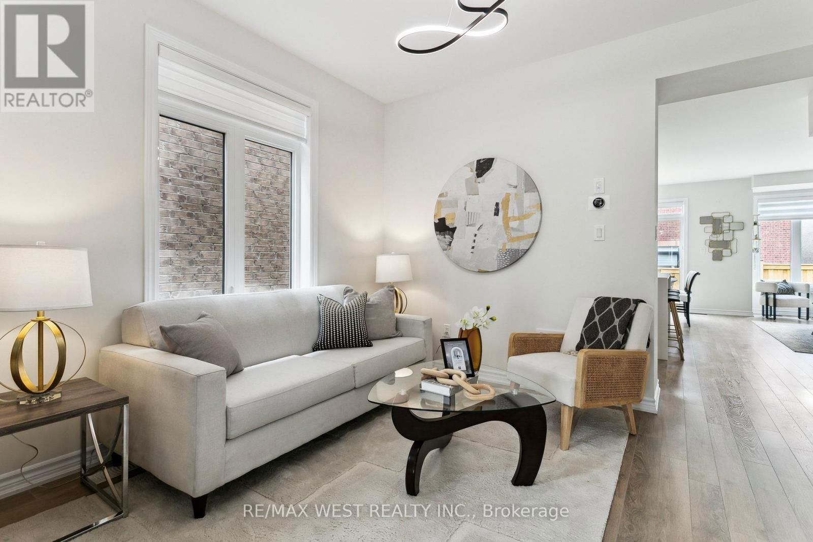 10 VIOLA STREET Image 5
