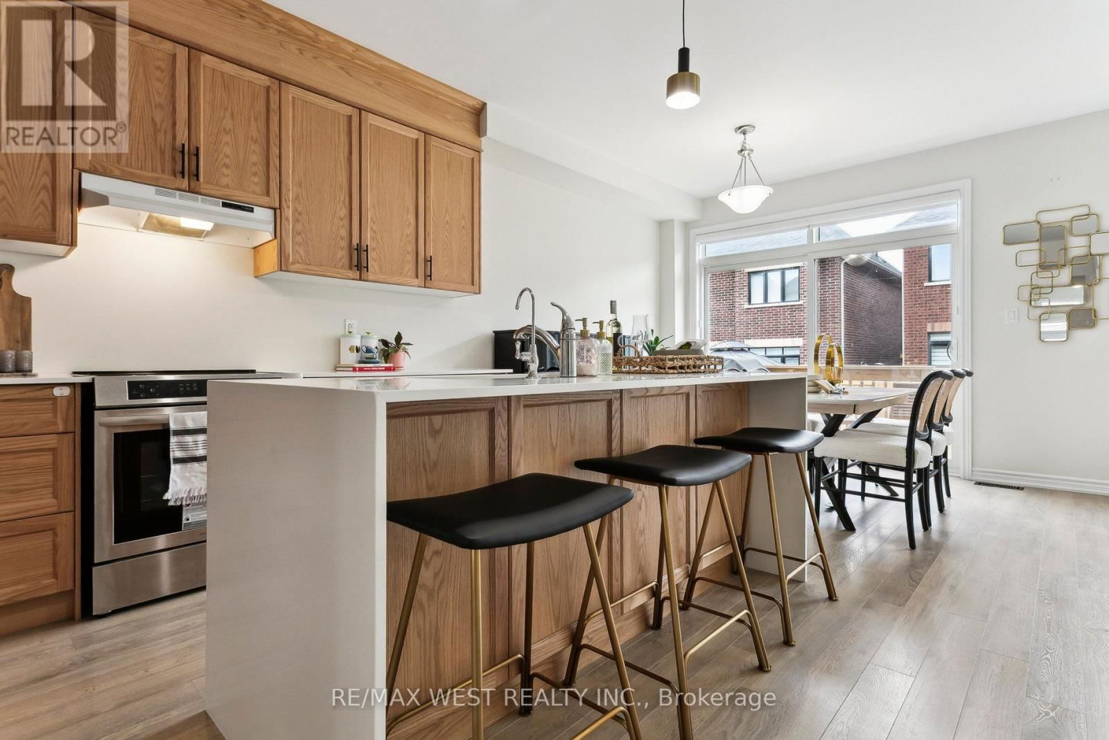 10 VIOLA STREET Image 9