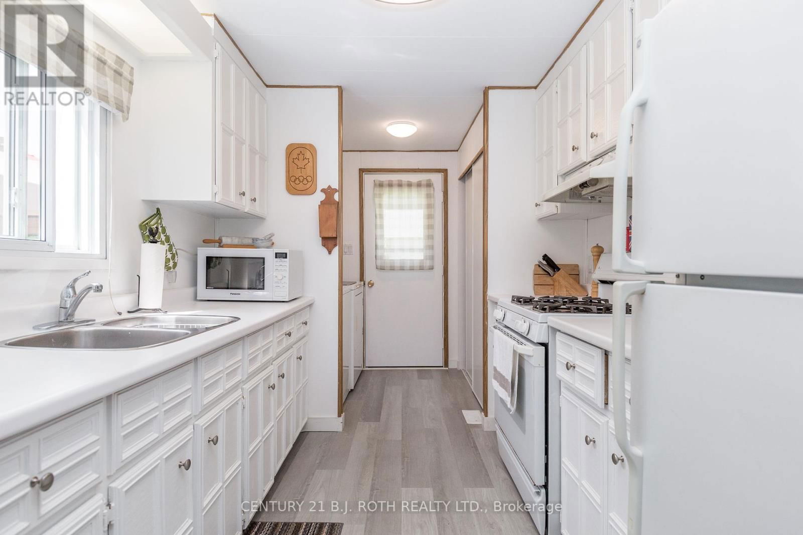 63 FLORA DRIVE Image 18