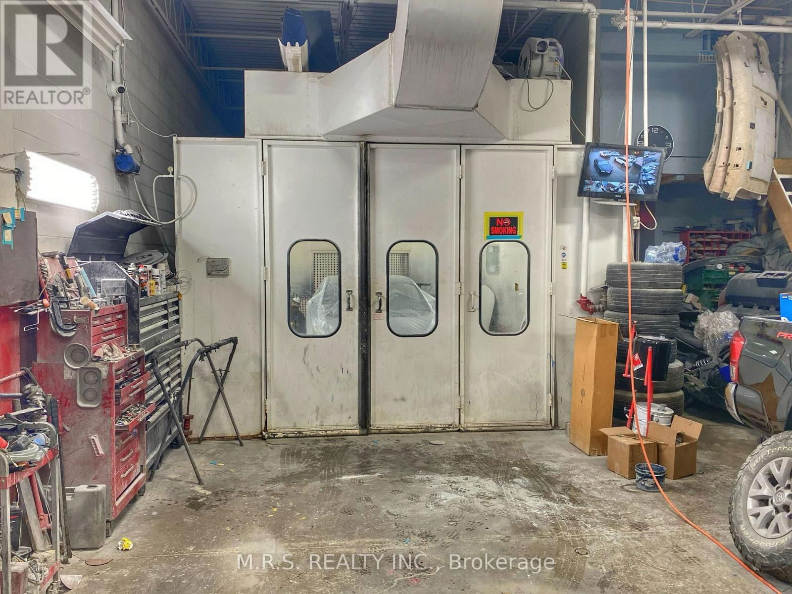 17 - 320 HANLAN ROAD Image 4