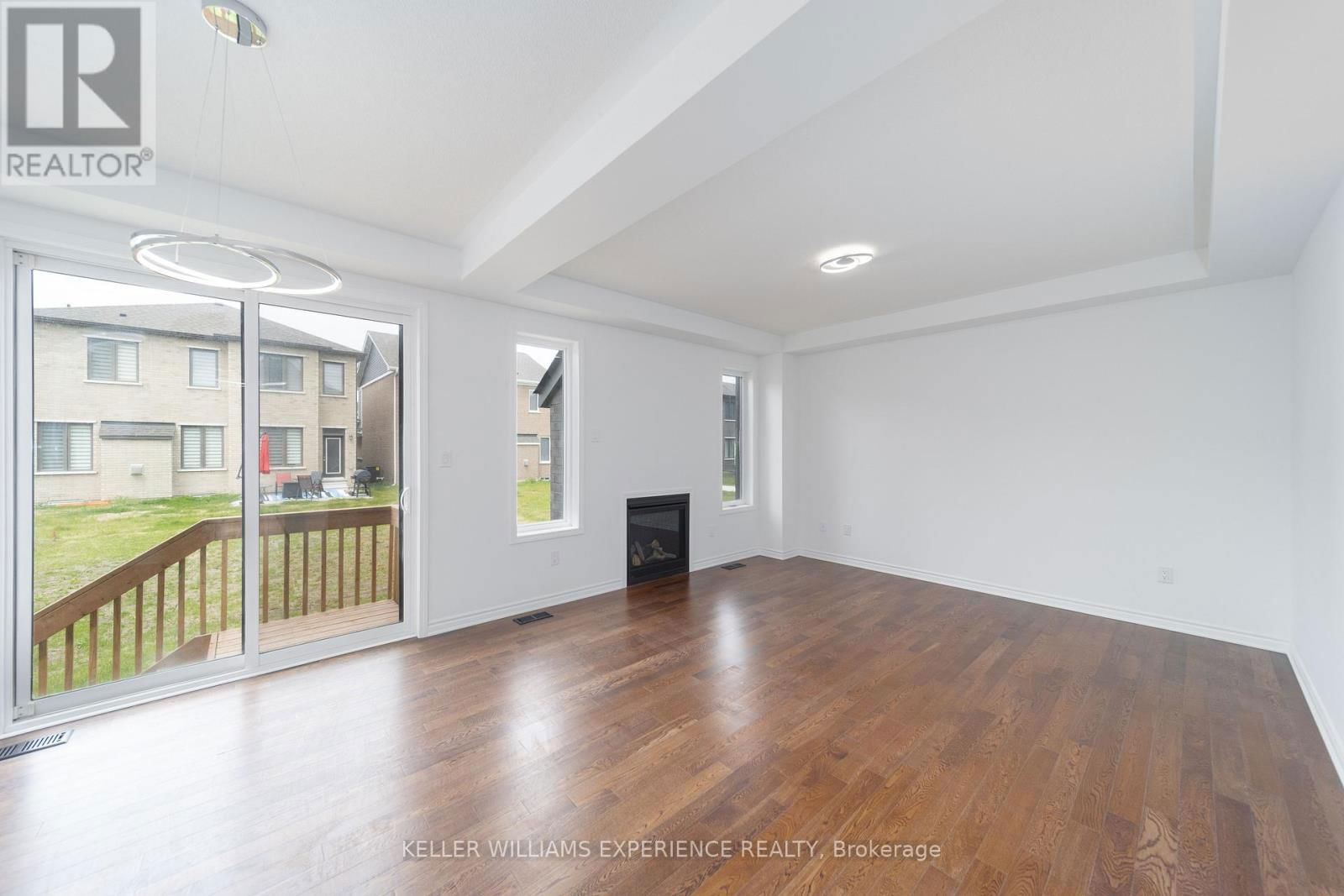 700 MIKA STREET Image 11