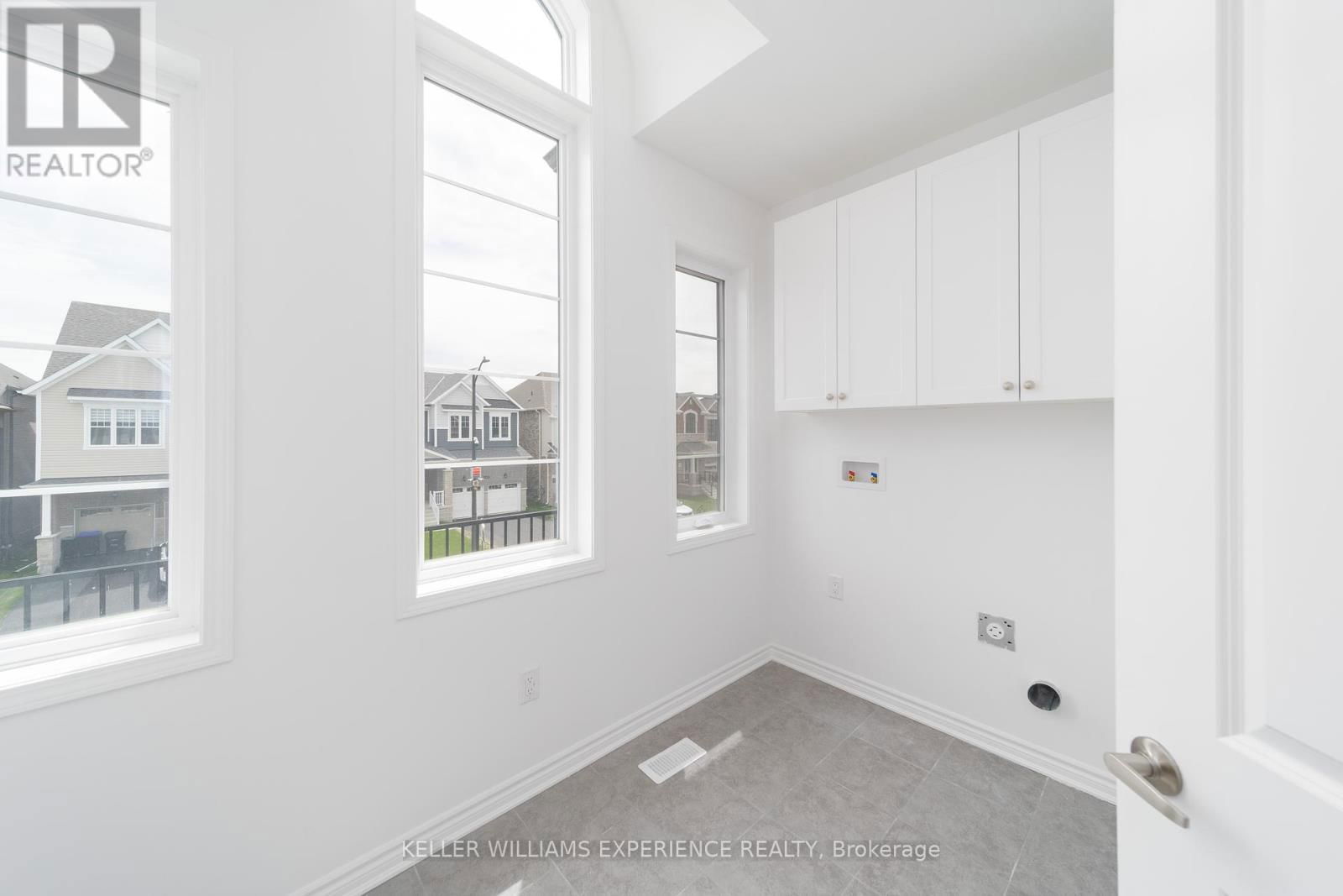 700 MIKA STREET Image 15