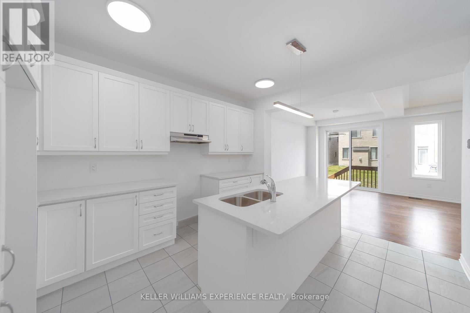 700 MIKA STREET Image 6