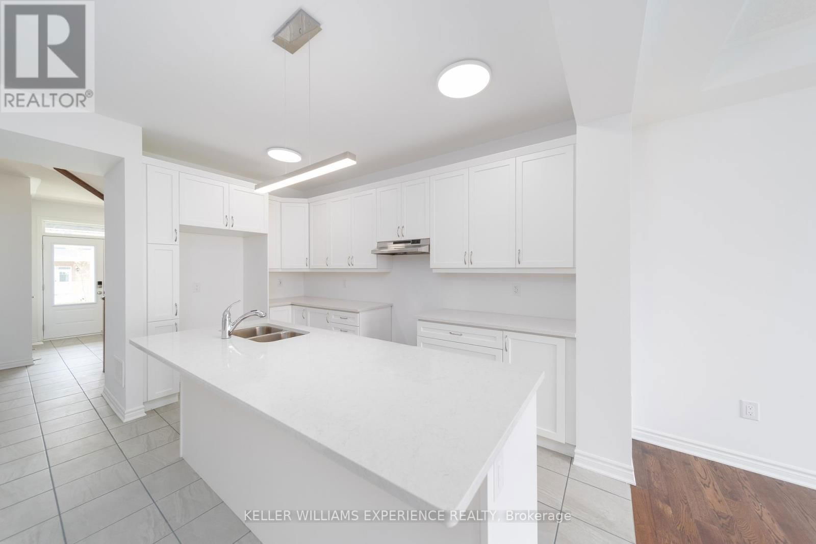 700 MIKA STREET Image 7