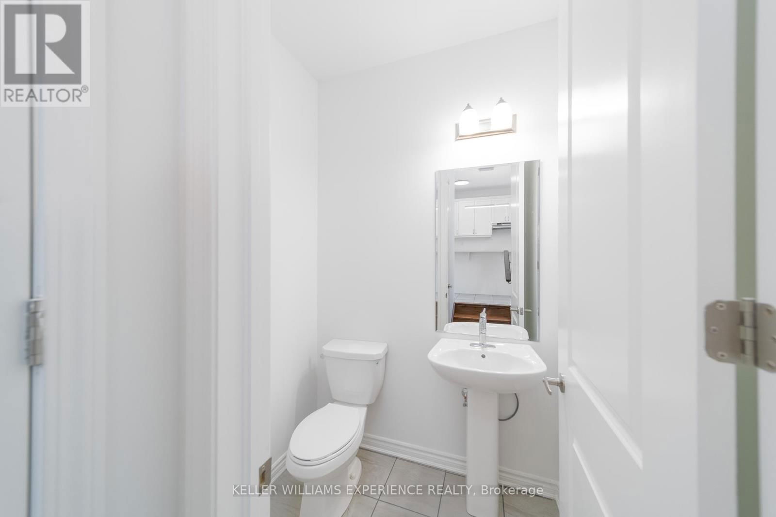 700 MIKA STREET Image 9