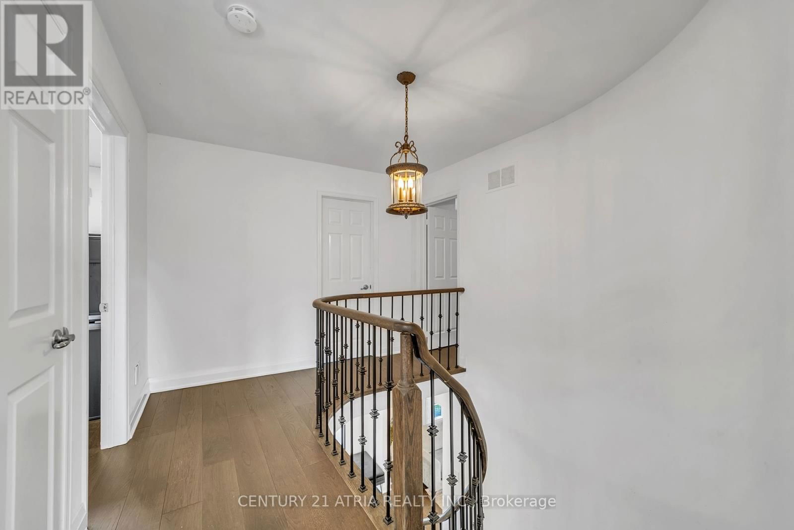65 WORTHINGTON AVENUE Image 25
