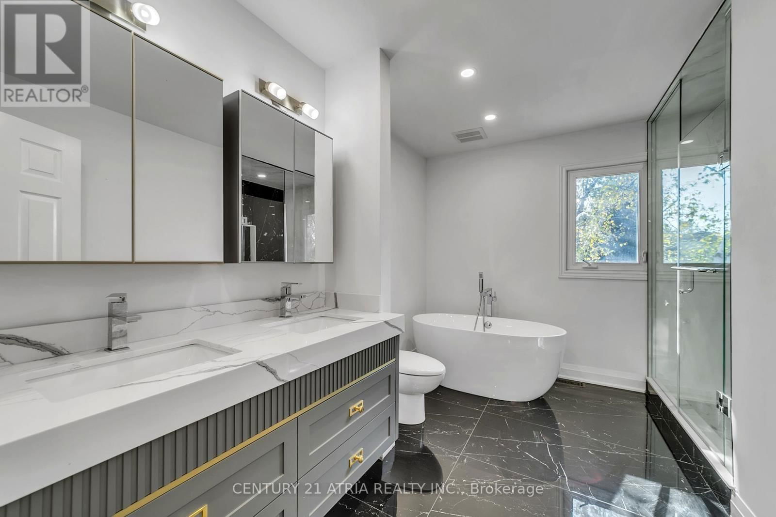 65 WORTHINGTON AVENUE Image 27
