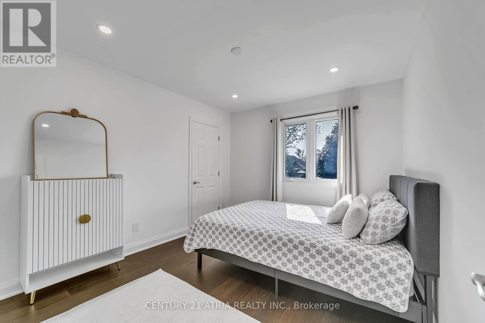 65 WORTHINGTON AVENUE Image 31