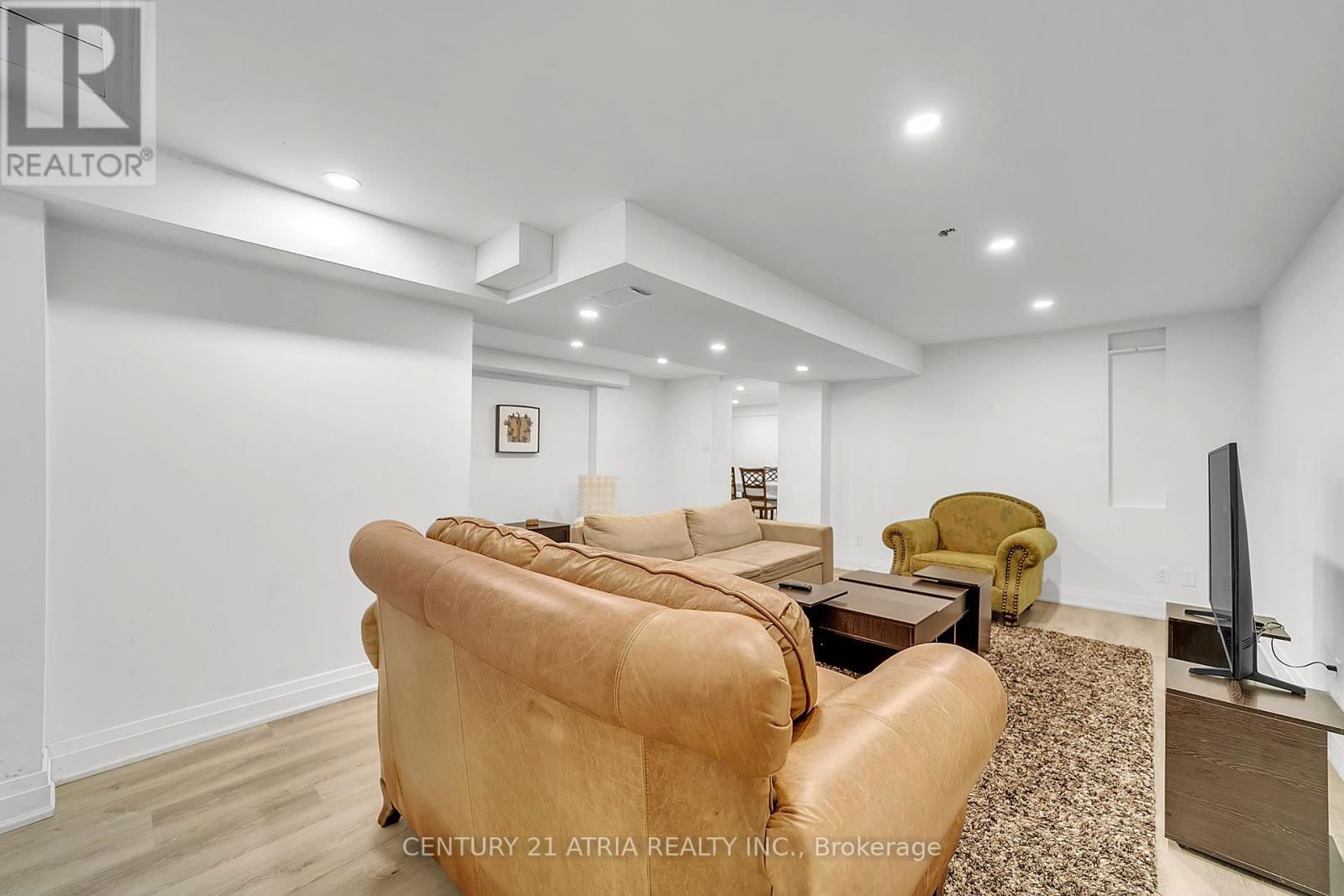 65 WORTHINGTON AVENUE Image 35