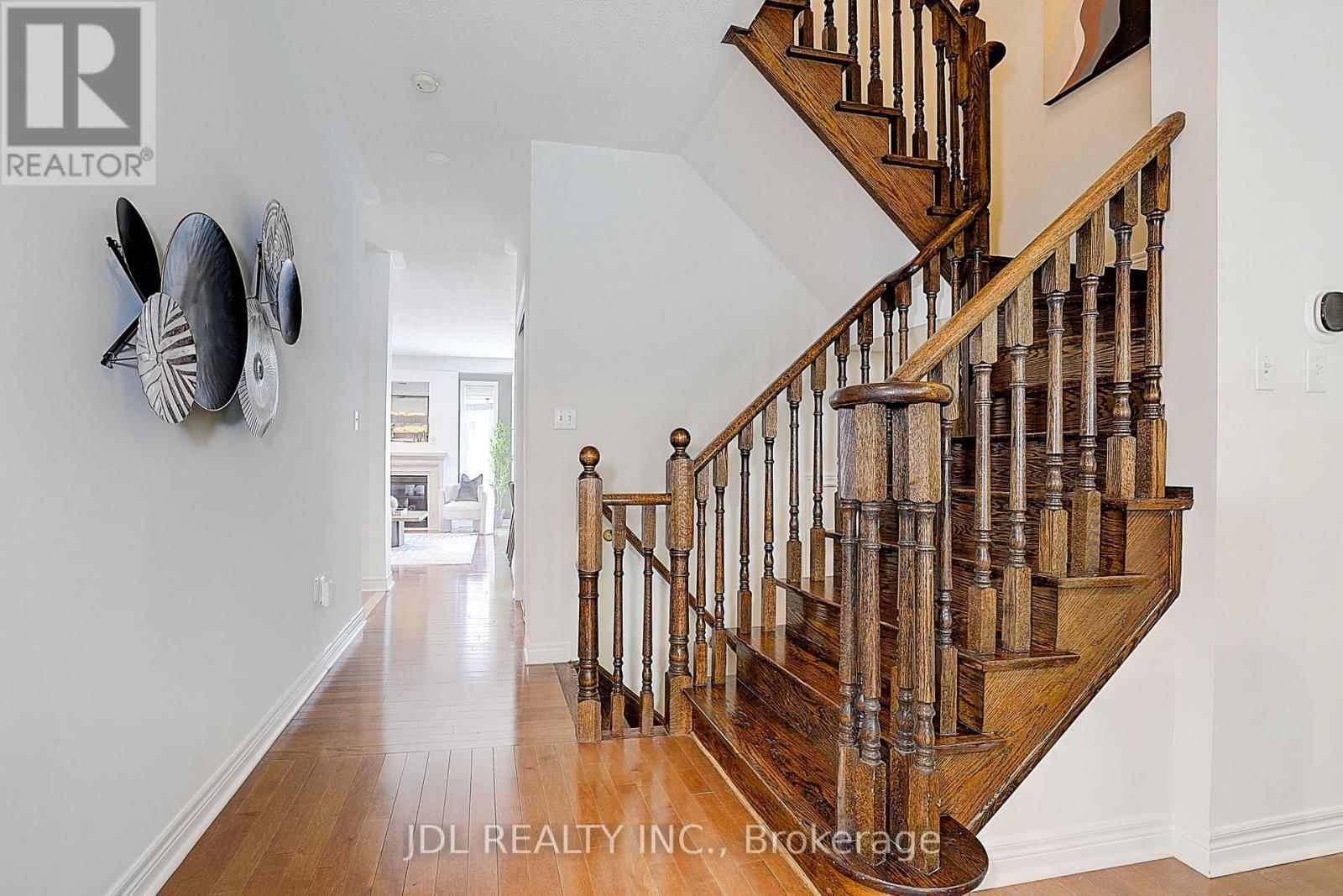 64 PILLAR ROCK CRESCENT Image 12