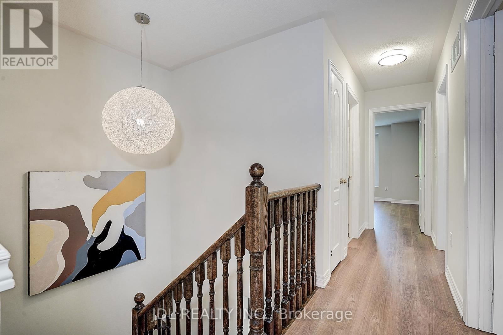 64 PILLAR ROCK CRESCENT Image 18