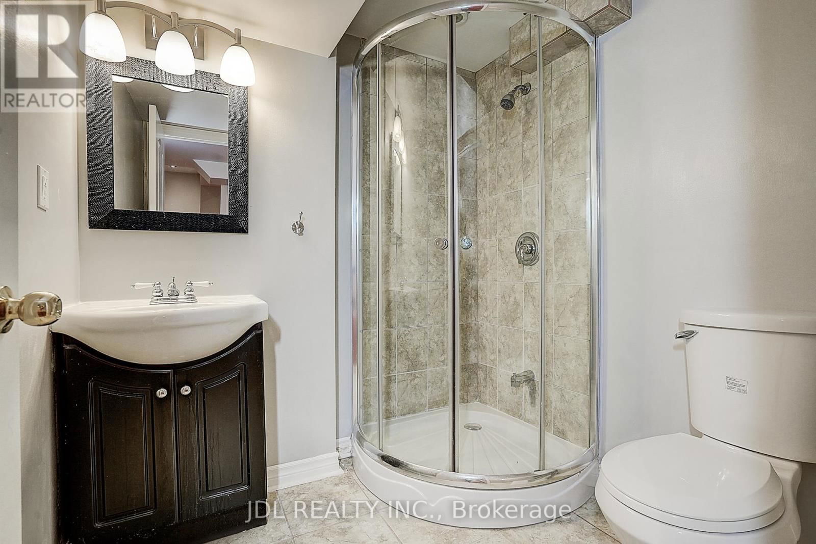 64 PILLAR ROCK CRESCENT Image 36