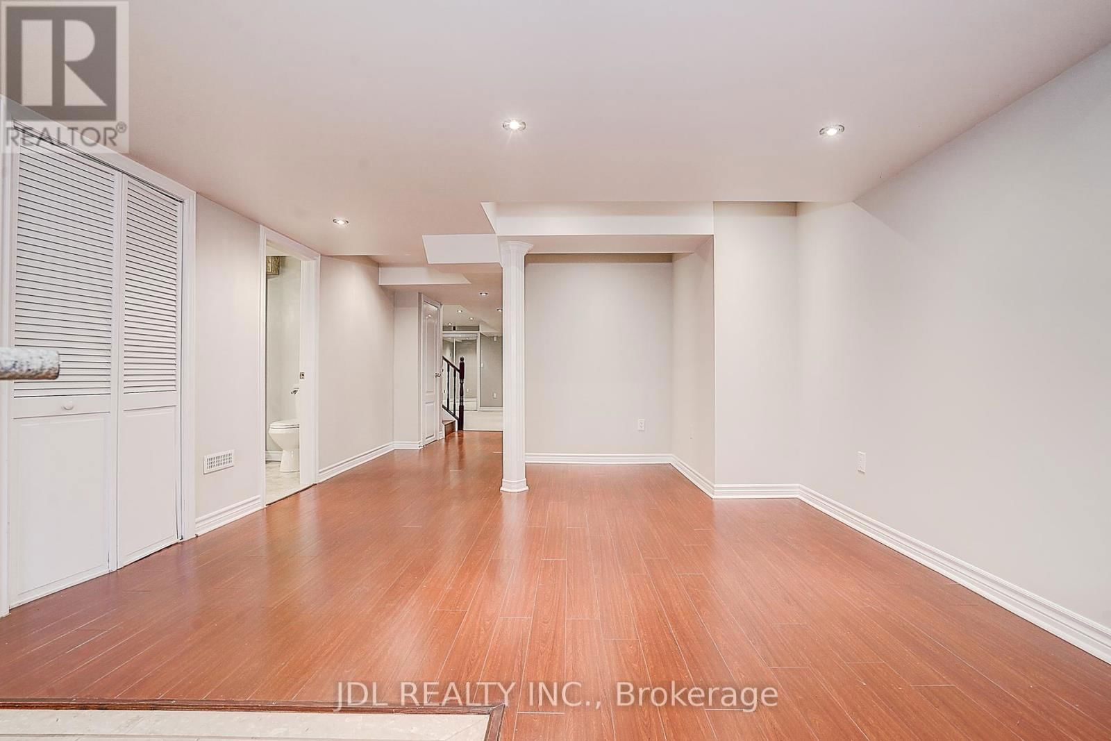 64 PILLAR ROCK CRESCENT Image 38