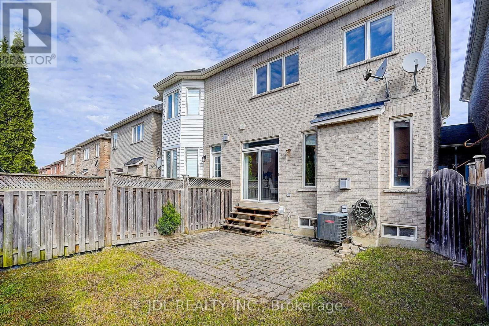 64 PILLAR ROCK CRESCENT Image 40