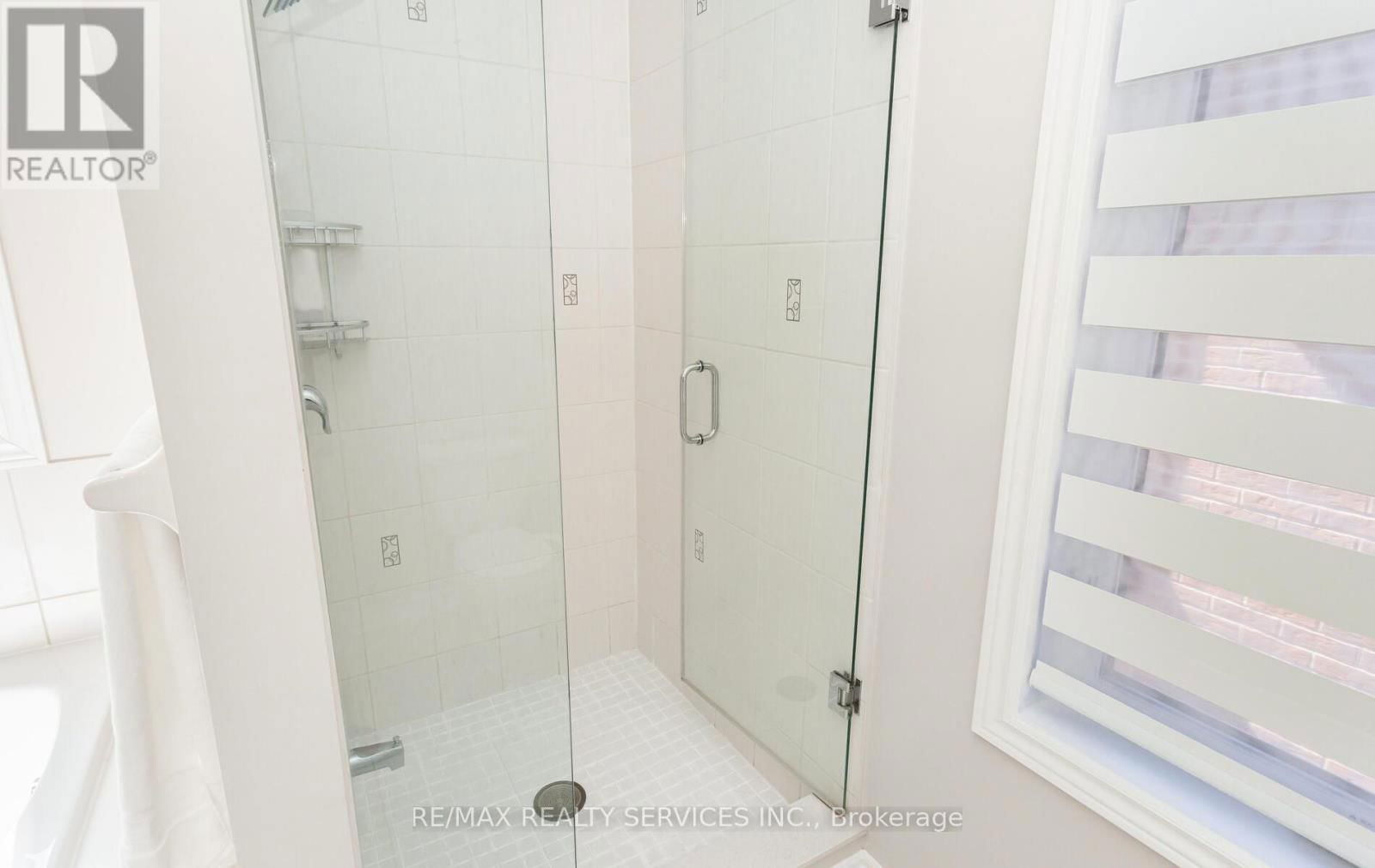 153 ALGOMA DRIVE Image 23