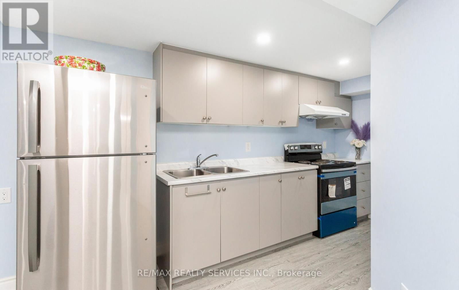 153 ALGOMA DRIVE Image 40