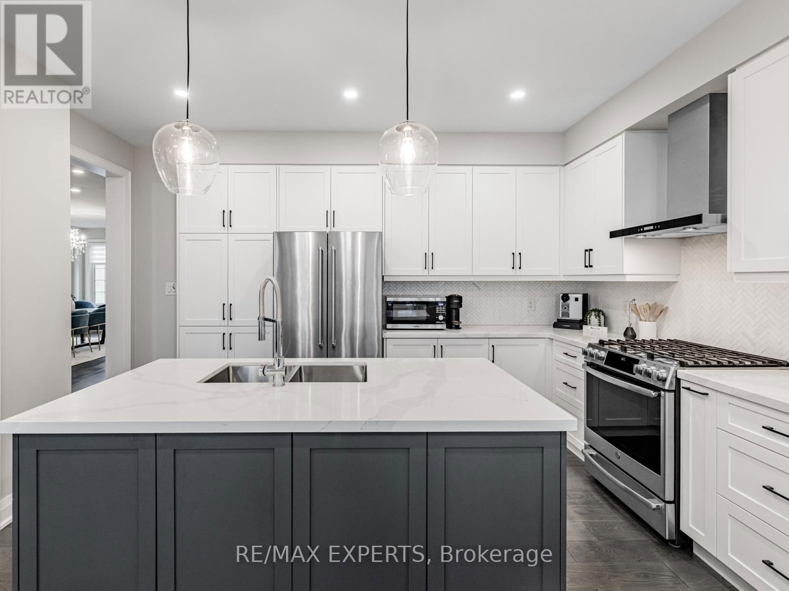 176 SIR STEVENS DRIVE Image 11